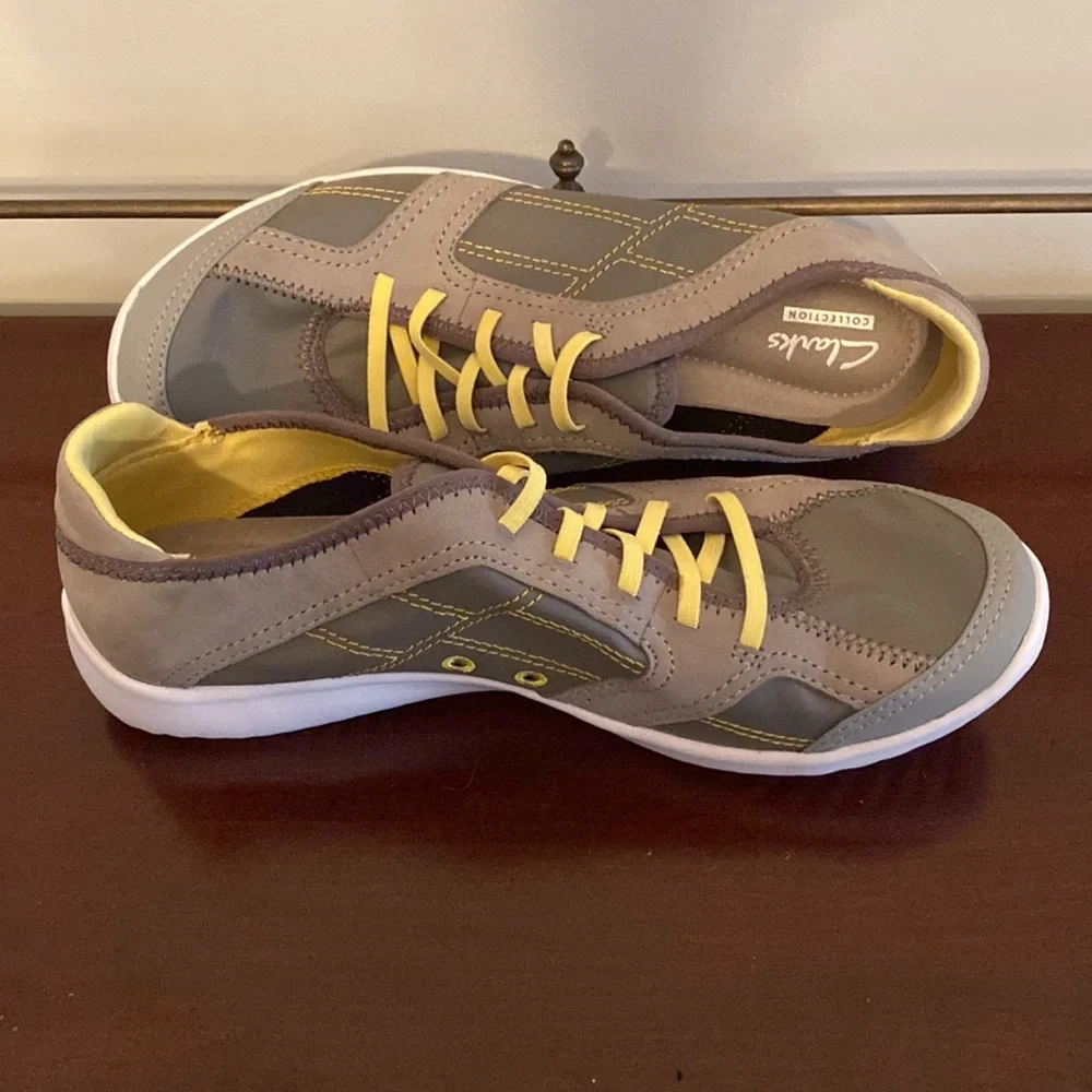 NWOT Clarks Sneakers - Picture 4 of 6